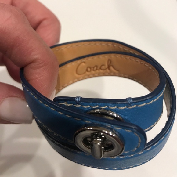 Coach leather Bracelet - Picture 2 of 3